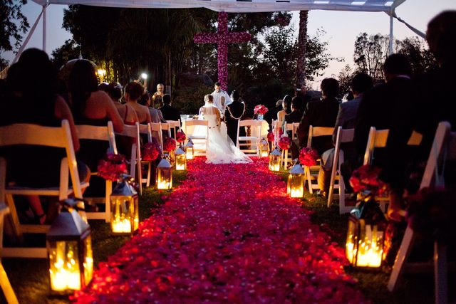 Ceremonia en jardin al atardecer